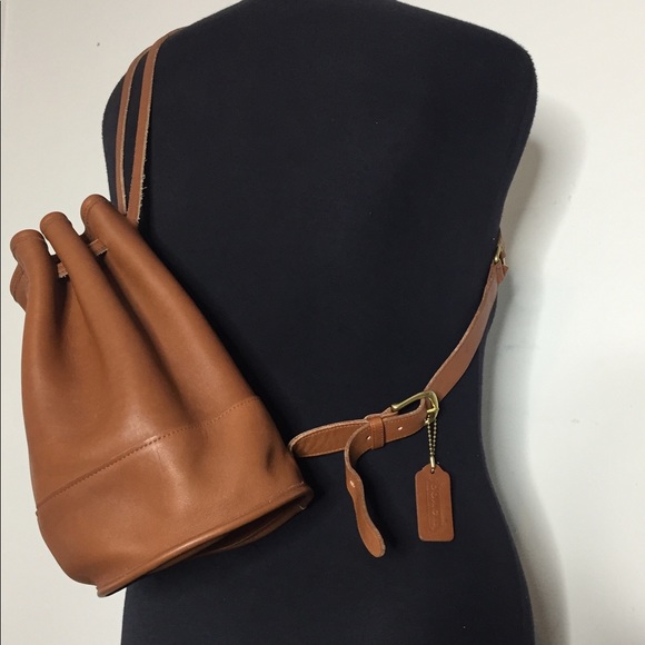 Coach Handbags - Vintage coach bixby bag